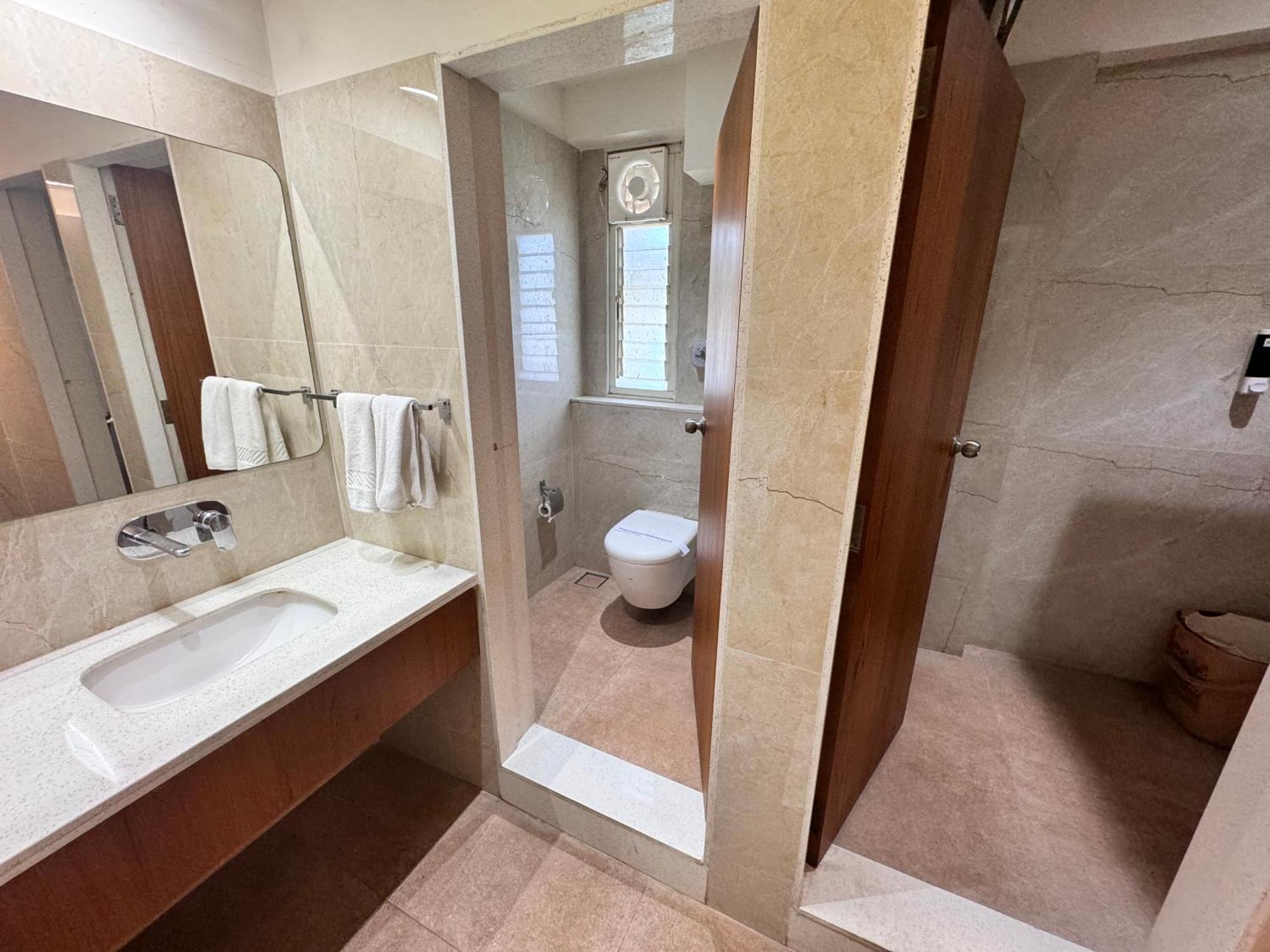 Siara Styles Amba Suites, กันตินาการ์ ภายนอก รูปภาพ