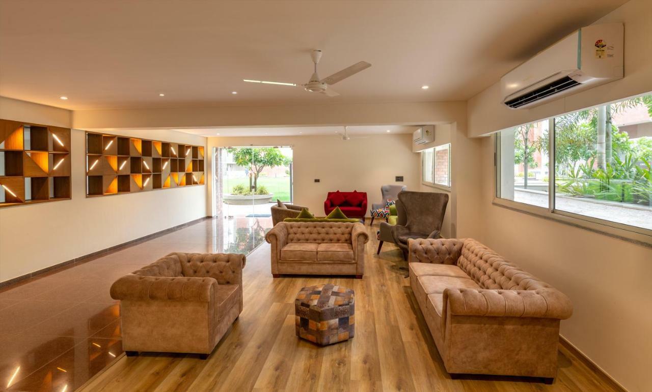 Siara Styles Amba Suites, กันตินาการ์ ภายนอก รูปภาพ