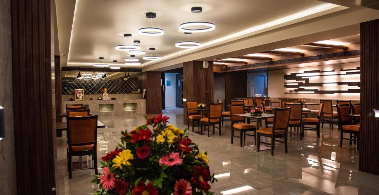 Siara Styles Amba Suites, กันตินาการ์ ภายนอก รูปภาพ